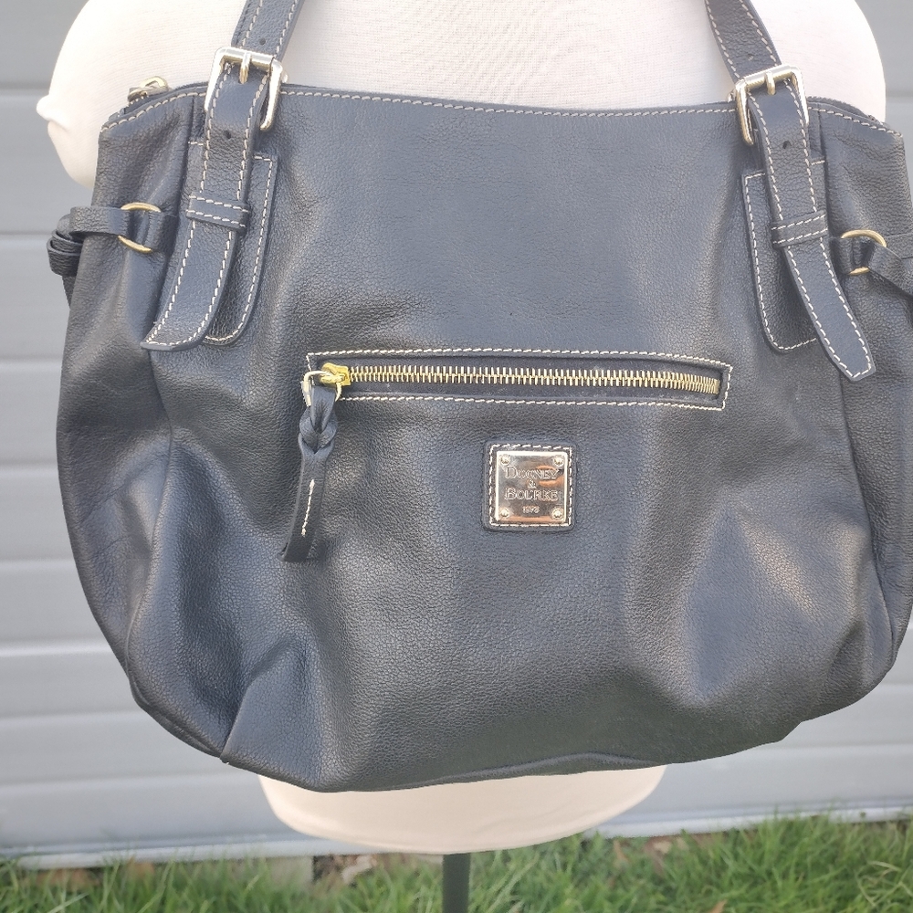 Dooney & Bourke Large Black Leather Hand Bag - Picture 2 of 15